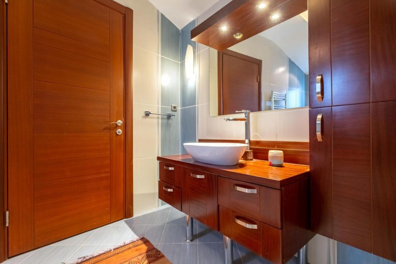 דירות איסטמבול Flat With Terrace Near Istiklal Street מראה חיצוני תמונה