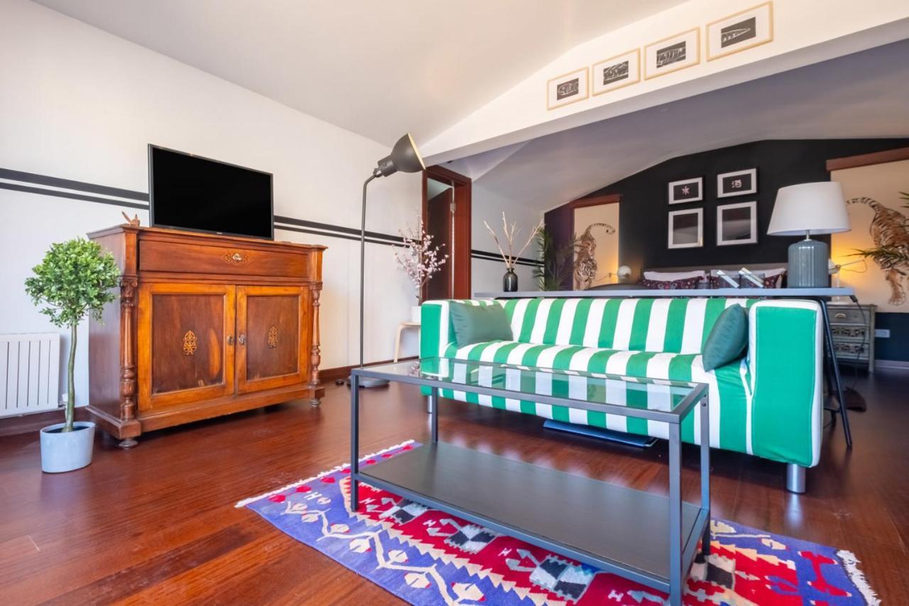דירות איסטמבול Flat With Terrace Near Istiklal Street מראה חיצוני תמונה